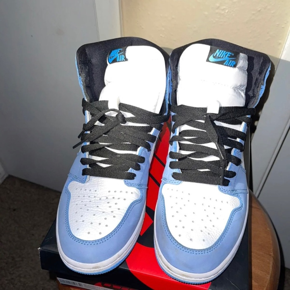 Jordan 1 university blue